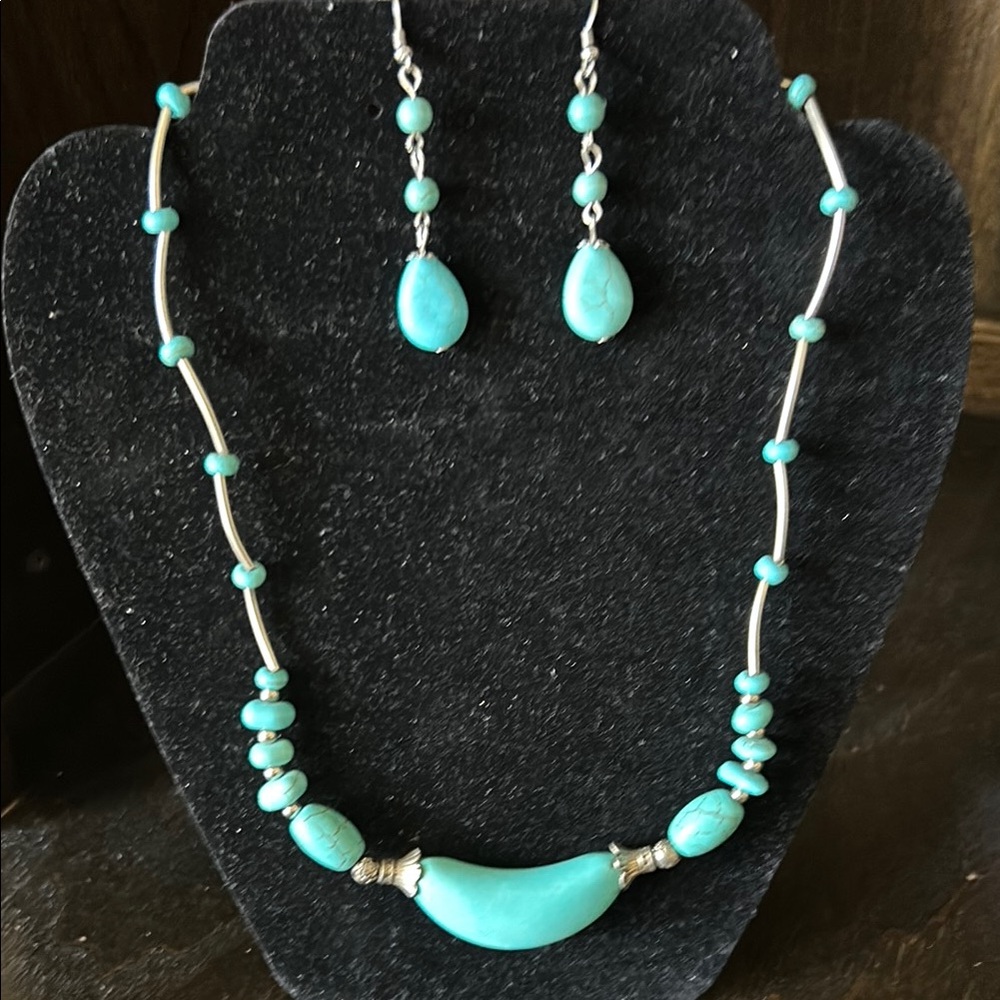 Elegant Turquoise Necklace and Earring Set